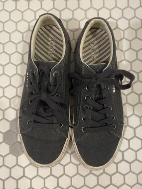 Taos Footwear Dark Grey Canvas Lace-Up Sneakers